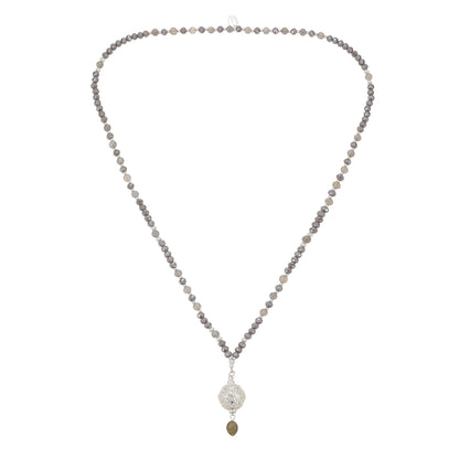 Kette mit Kugelanhänger aus Labradorit