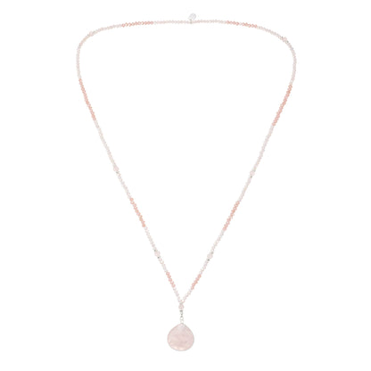 Kette mit Tropfsteinanhänger aus Rosenquarz
