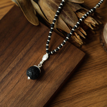 Halskette aus Lavastein