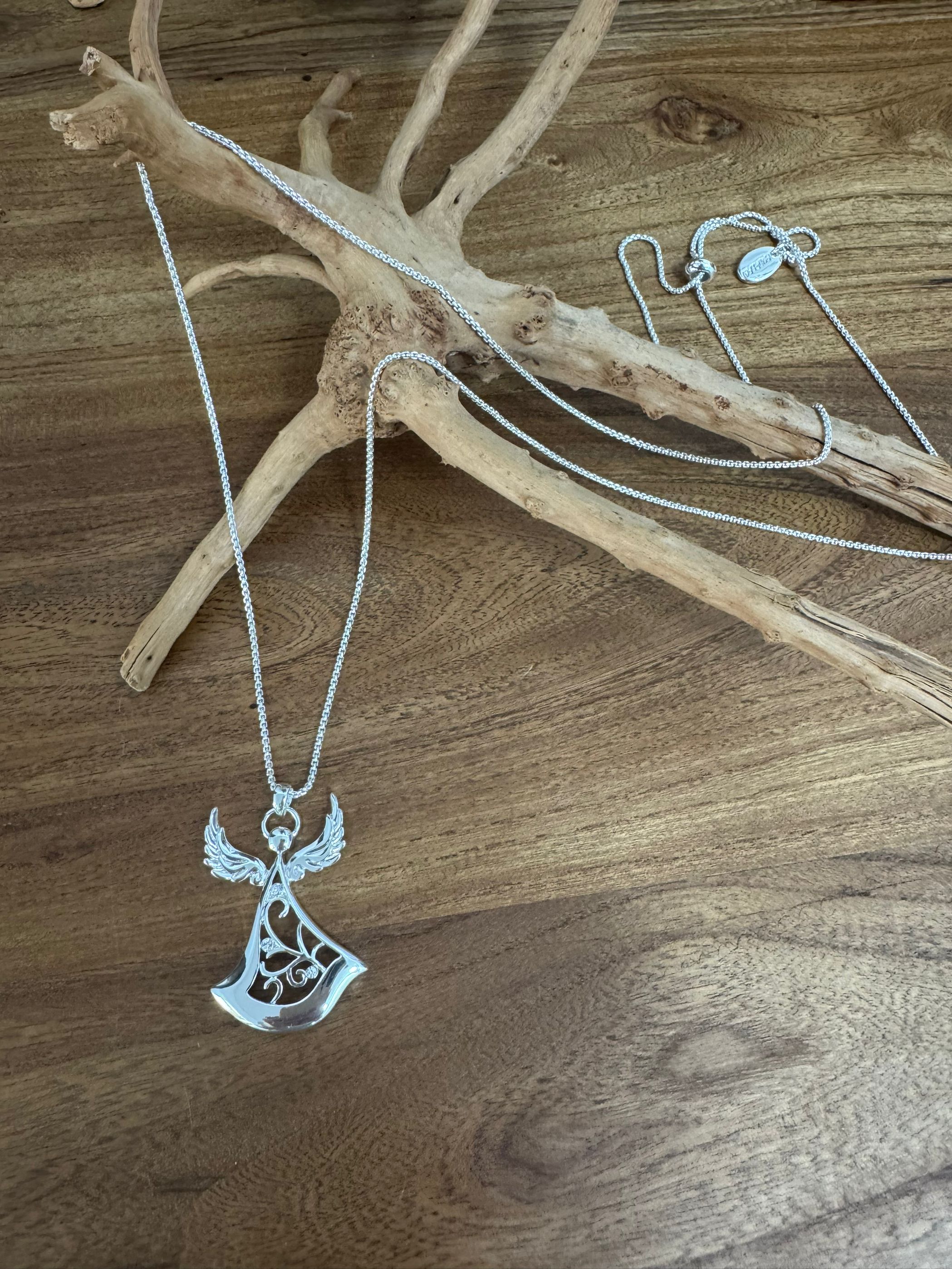 Halskette aus rosegoldfarbigem rhodiniertem Metall mit Engelsanhänger