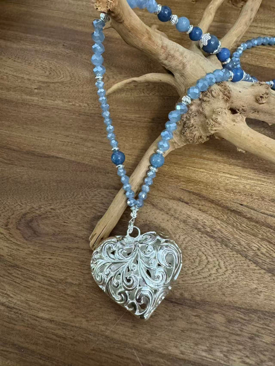 Halskette aus blauem Aventurin