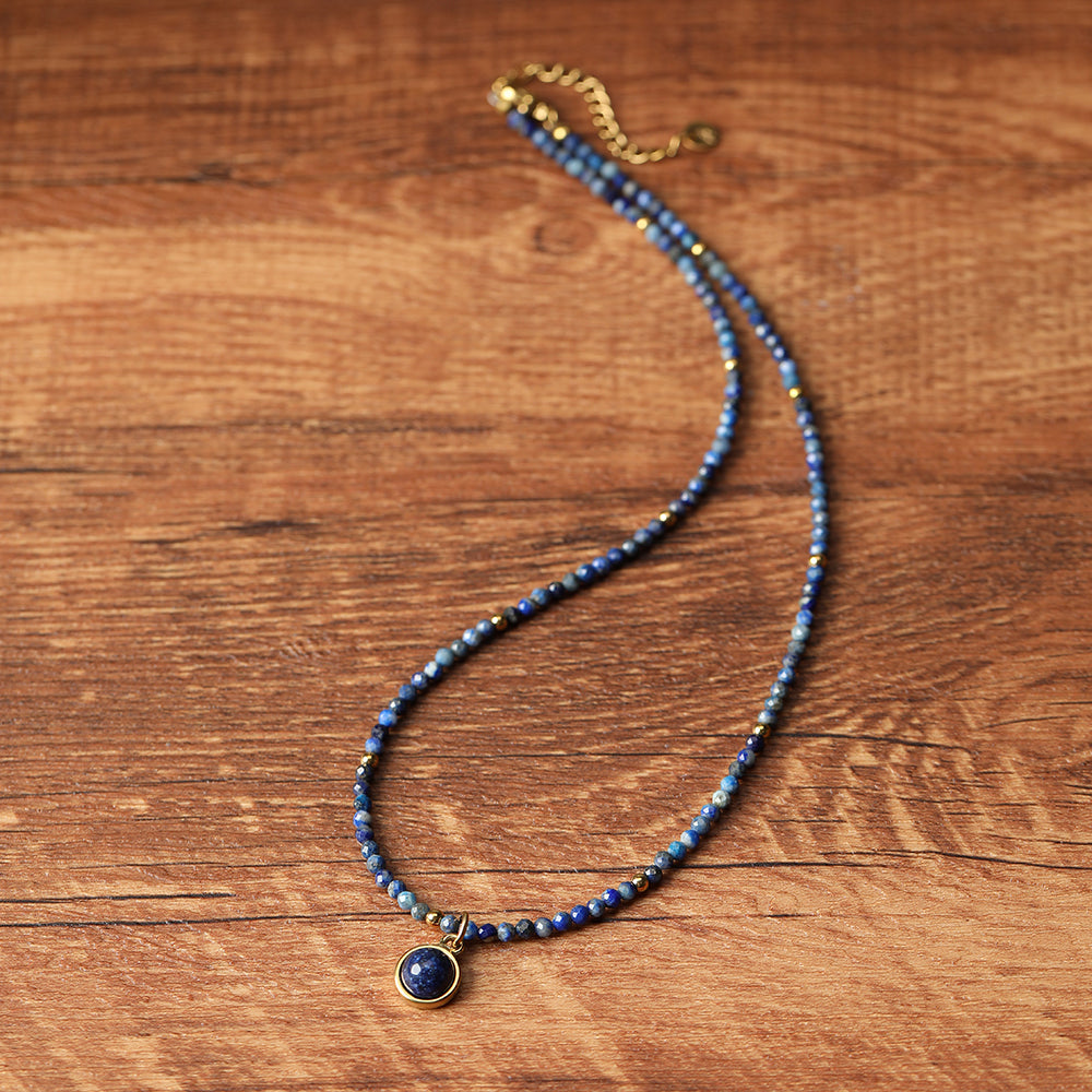 Halskette aus echtem Lapislazuli mit rundem Anhänger