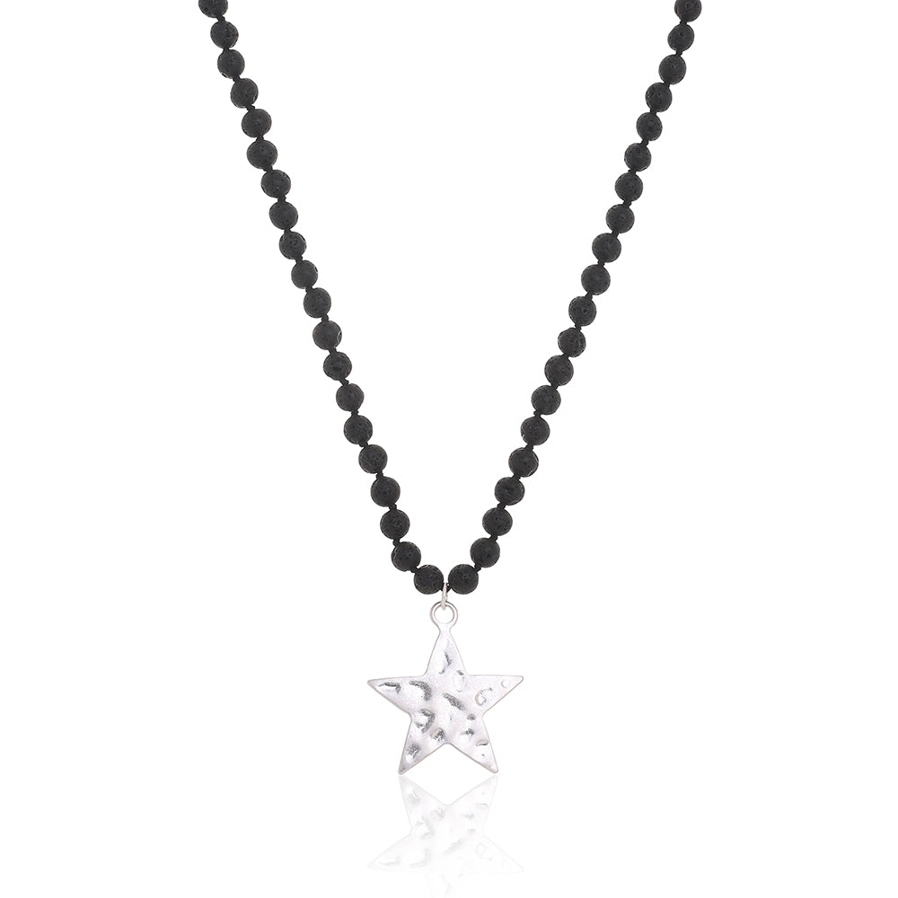 Halskette aus Lavastein mit Sternanhänger