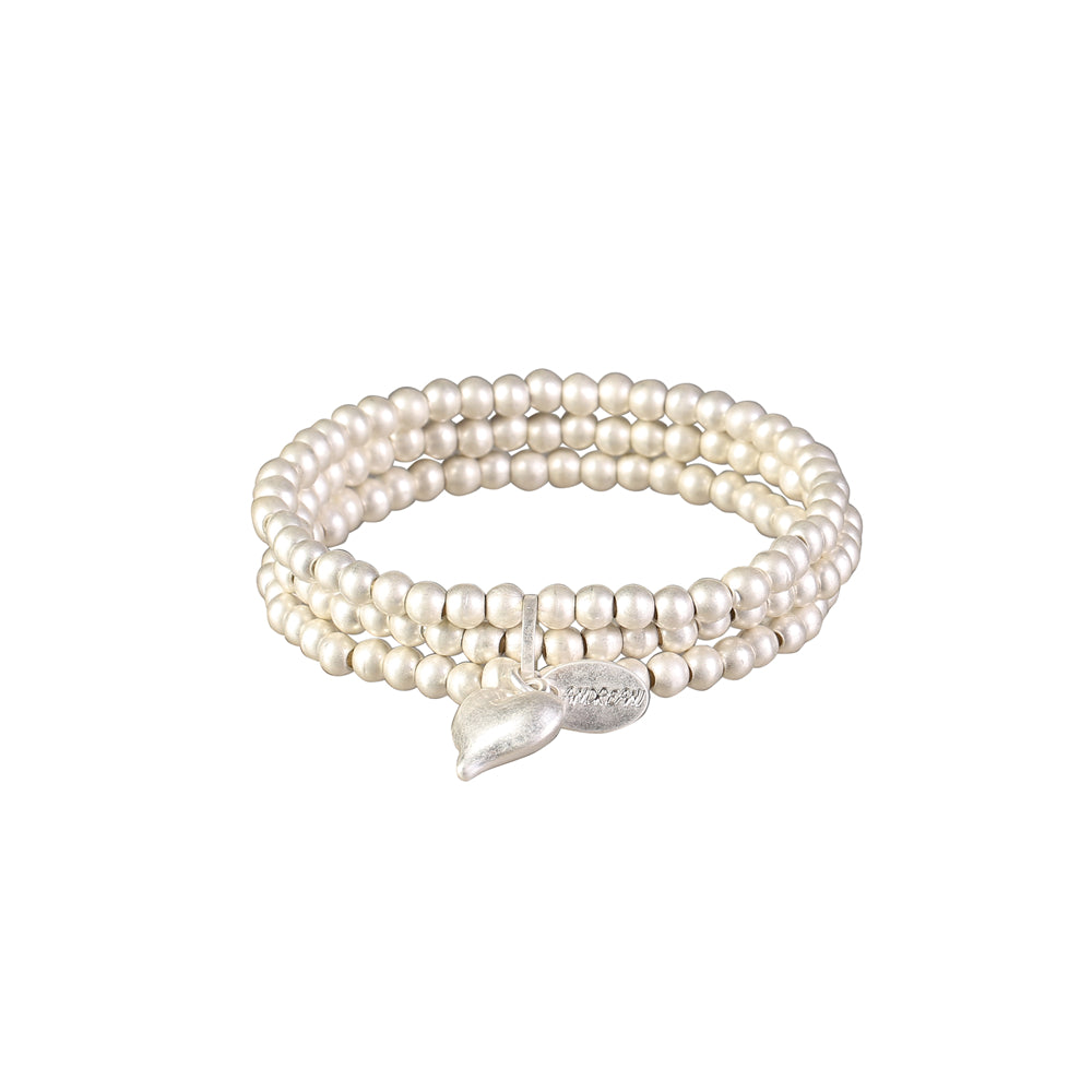 Silberfarbiges Armband aus hochwertigem rhodiniertem Metall mit Herzanhänger