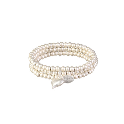 Silberfarbiges Armband aus hochwertigem rhodiniertem Metall mit Herzanhänger