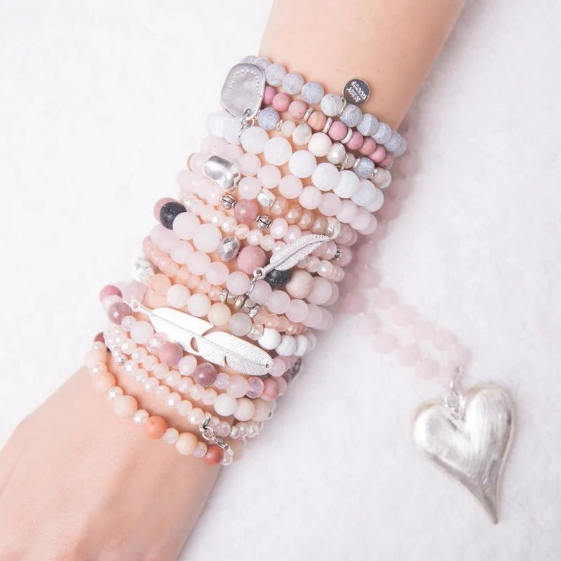 Handgefertigter Damenschmuck aus der Schweiz: Edelsteinarmbänder und Ketten aus echten Natursteinen von Andreani