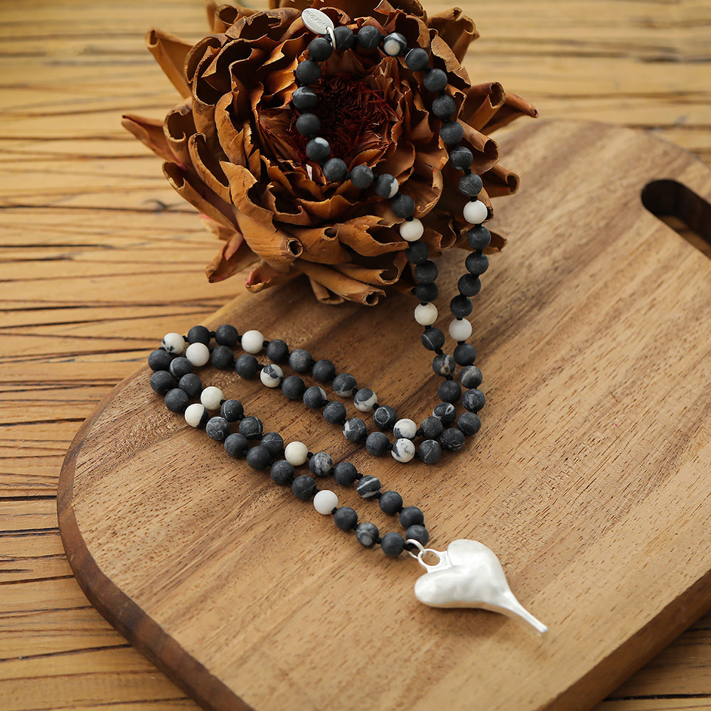 Halskette mit echtem schwarz weissem Jaspis Andreani – Handgemachter Schmuck